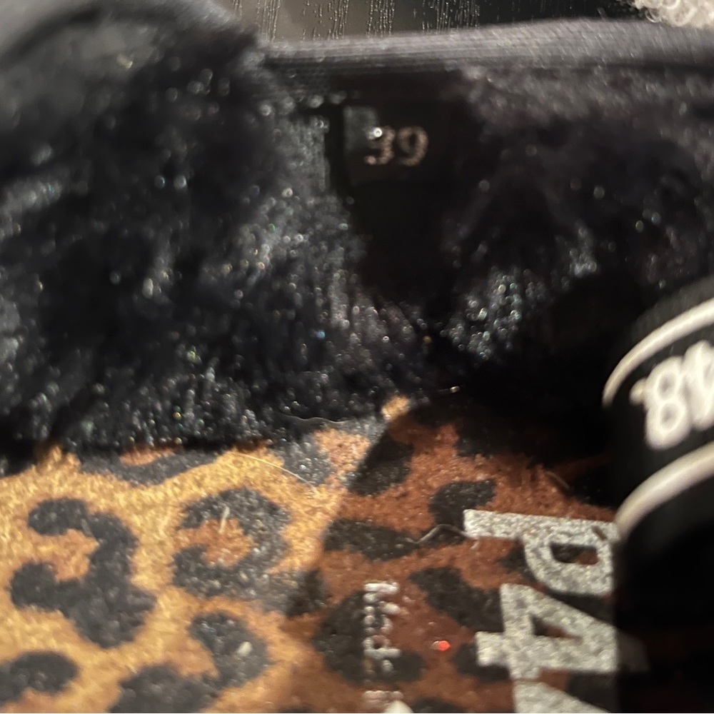 P448 Laby Slippers Shearling - Size 39 or 9 - NWOT - Picture 5 of 6